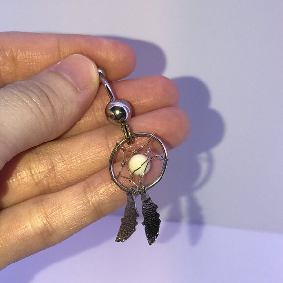 Peridot green with white bead Dream Catcher Dangle Belly Ring - Picture 3 of 8